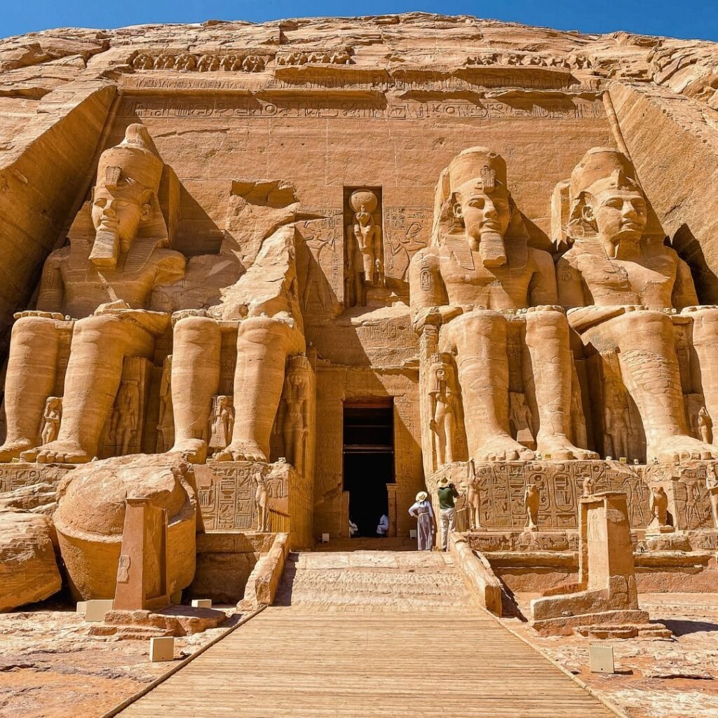 Abou Simbel templete , Egypt camp white desert